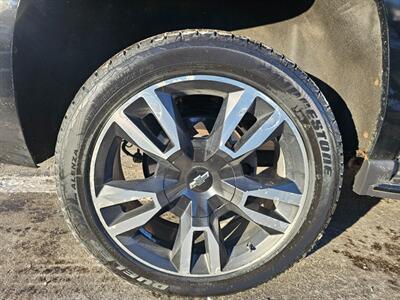 2019 Chevrolet Suburban Premier   - Photo 12 - De Pere, WI 54115