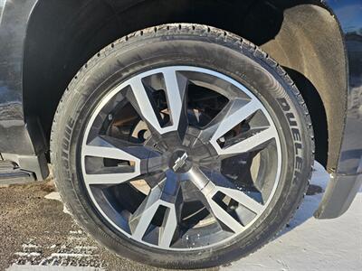 2019 Chevrolet Suburban Premier   - Photo 13 - De Pere, WI 54115