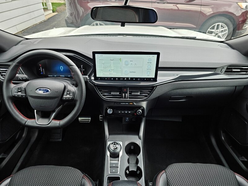 2023 Ford Escape ST-Line - Photo 4 - De Pere, WI 54115