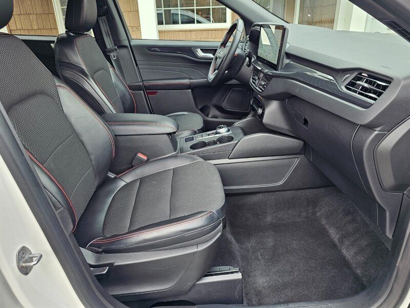 2023 Ford Escape ST-Line - Photo 12 - De Pere, WI 54115