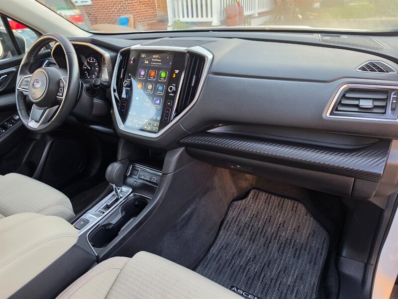 2025 Subaru Ascent Premium - Photo 10 - De Pere, WI 54115