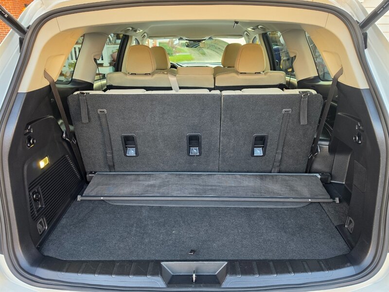 2025 Subaru Ascent Premium - Photo 18 - De Pere, WI 54115