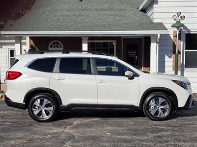 2025 Subaru Ascent Premium - Photo 2 - De Pere, WI 54115