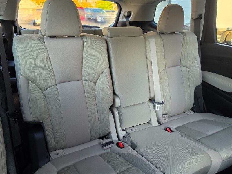 2025 Subaru Ascent Premium - Photo 14 - De Pere, WI 54115