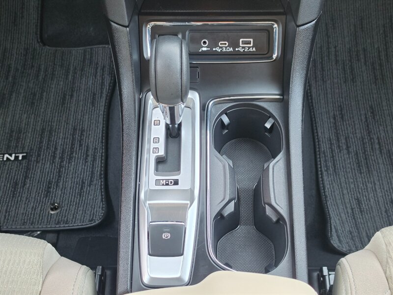 2025 Subaru Ascent Premium - Photo 9 - De Pere, WI 54115