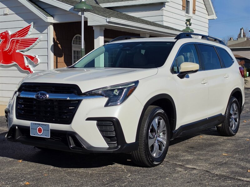 2025 Subaru Ascent Premium   - Photo 1 - De Pere, WI 54115