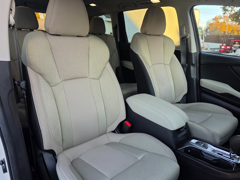 2025 Subaru Ascent Premium - Photo 12 - De Pere, WI 54115