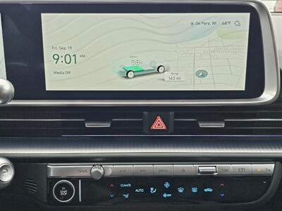 2023 Hyundai IONIQ 6 SEL   - Photo 9 - De Pere, WI 54115
