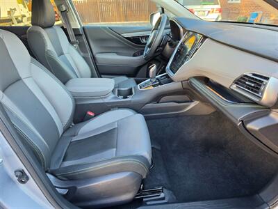 2025 Subaru Outback Onyx Edition   - Photo 12 - De Pere, WI 54115