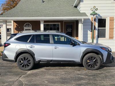 2025 Subaru Outback Onyx Edition   - Photo 2 - De Pere, WI 54115