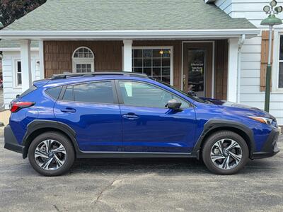 2024 Subaru Crosstrek Premium   - Photo 2 - De Pere, WI 54115