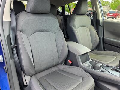 2024 Subaru Crosstrek Premium   - Photo 12 - De Pere, WI 54115
