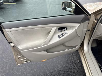 2011 Toyota Camry LE   - Photo 11 - West Allis, WI 53214