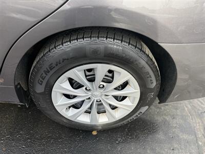 2015 Toyota Camry LE   - Photo 9 - West Allis, WI 53214
