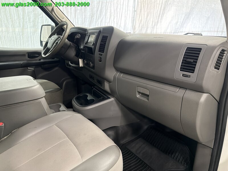 2021 Nissan NV 2500 HD SV - Photo 5 - Bethany, CT 06524