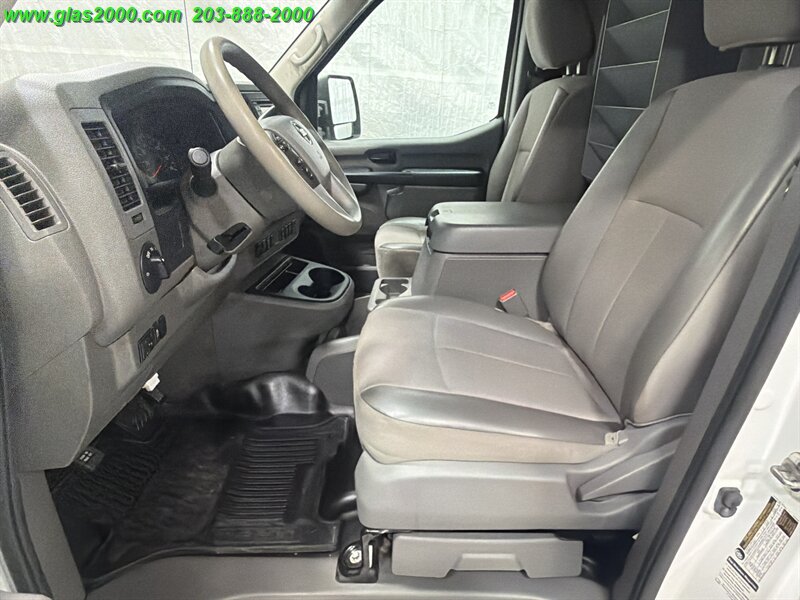 2021 Nissan NV 2500 HD SV - Photo 17 - Bethany, CT 06524