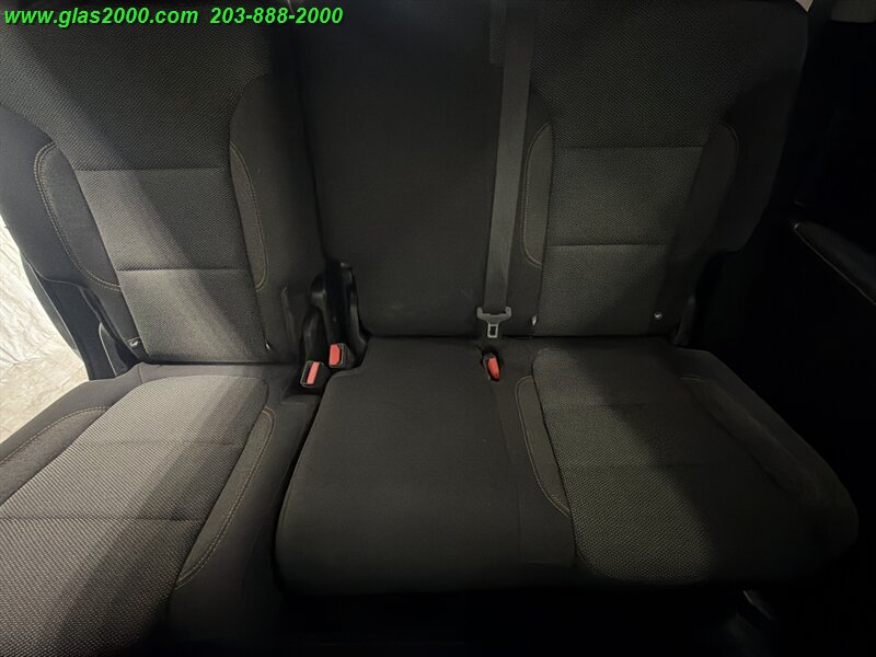 2021 Chevrolet Traverse LS - Photo 27 - Bethany, CT 06524