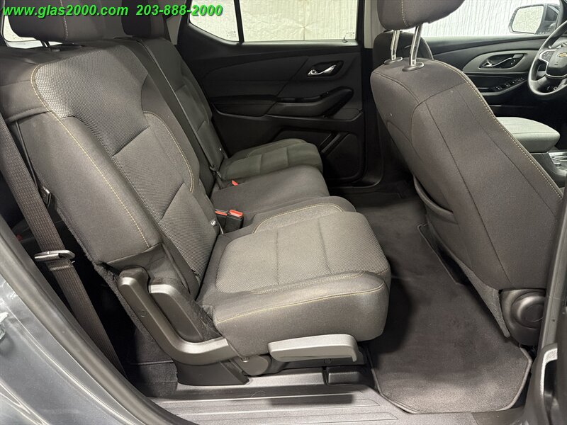 2021 Chevrolet Traverse LS - Photo 10 - Bethany, CT 06524