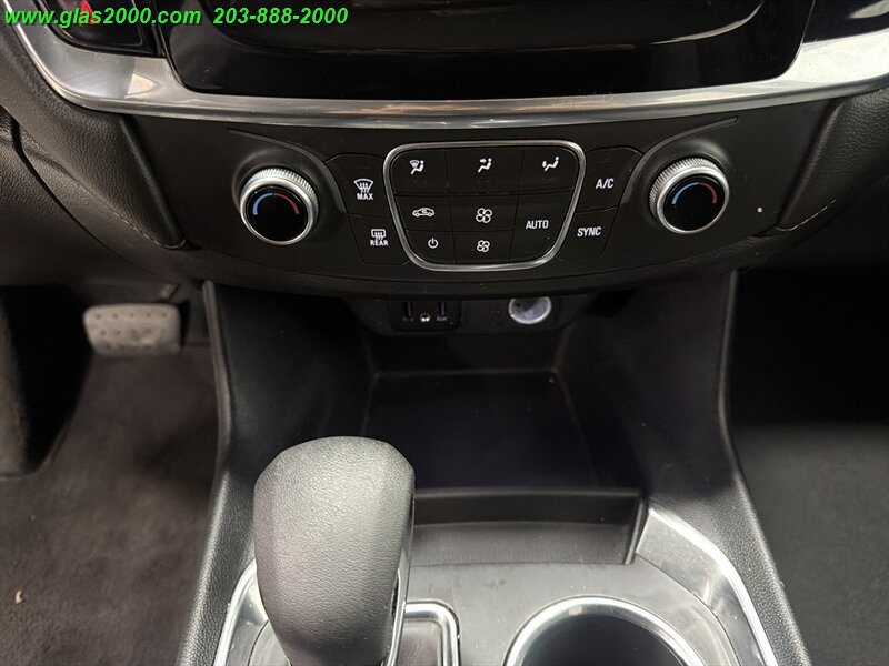 2021 Chevrolet Traverse LS - Photo 28 - Bethany, CT 06524