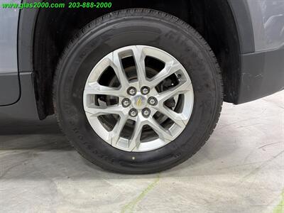 2021 Chevrolet Traverse LS - Photo 16 - Bethany, CT 06524
