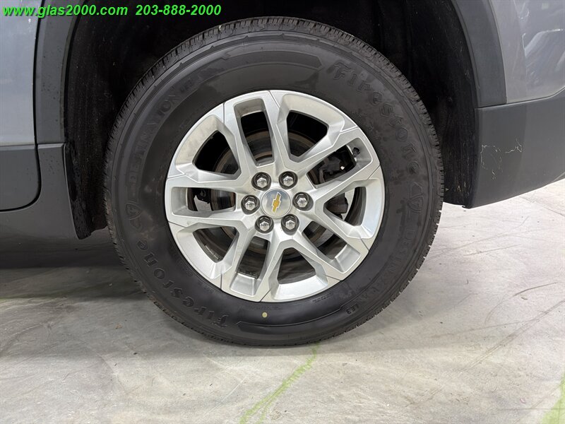 2021 Chevrolet Traverse LS - Photo 16 - Bethany, CT 06524