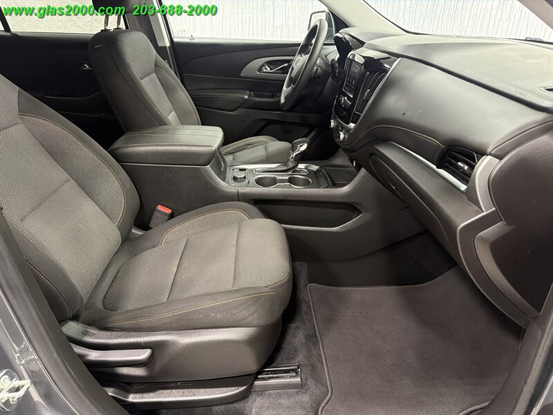2021 Chevrolet Traverse LS - Photo 21 - Bethany, CT 06524