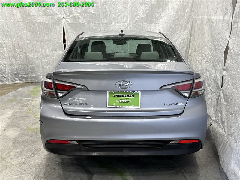 2016 Hyundai SONATA Hybrid SE   - Photo 20 - Bethany, CT 06524