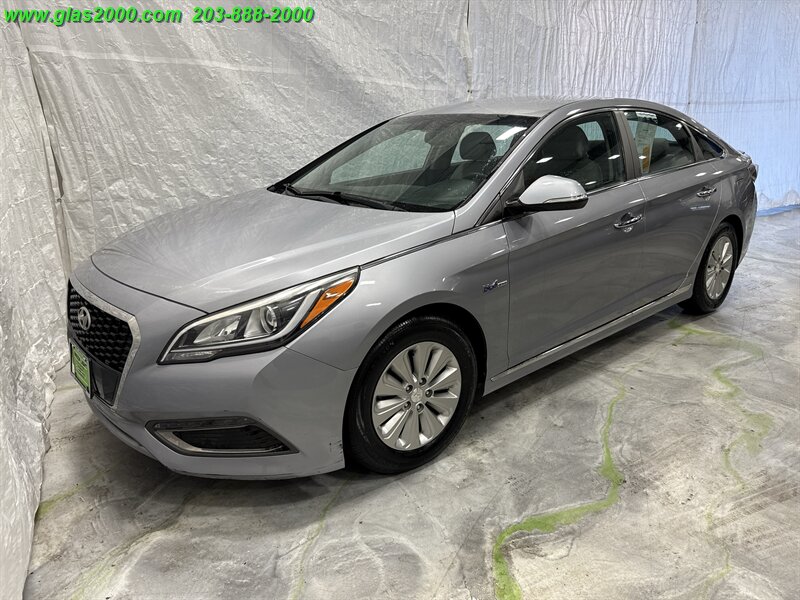 2016 Hyundai SONATA Hybrid SE   - Photo 1 - Bethany, CT 06524