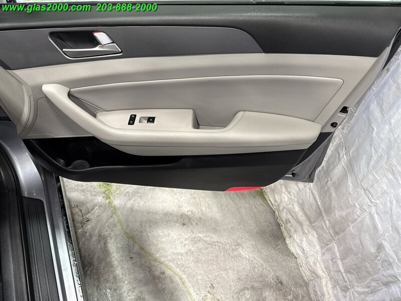 2016 Hyundai SONATA Hybrid SE   - Photo 26 - Bethany, CT 06524