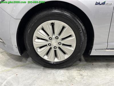 2016 Hyundai SONATA Hybrid SE   - Photo 16 - Bethany, CT 06524