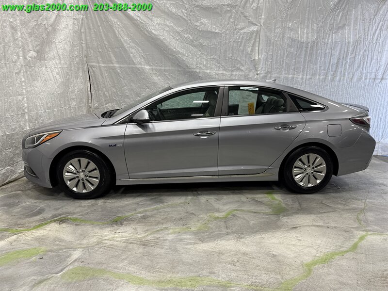 2016 Hyundai SONATA Hybrid SE   - Photo 13 - Bethany, CT 06524