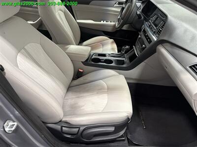 2016 Hyundai SONATA Hybrid SE   - Photo 5 - Bethany, CT 06524