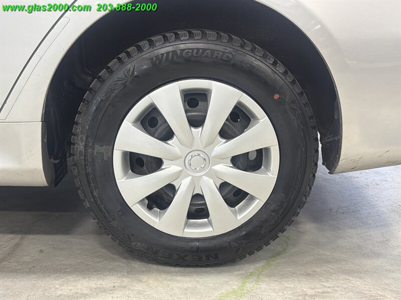 2013 Toyota Corolla L - Photo 10 - Bethany, CT 06524