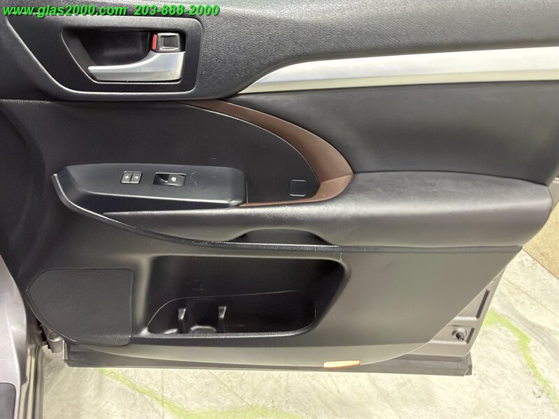 2017 Toyota Highlander XLE - Photo 26 - Bethany, CT 06524