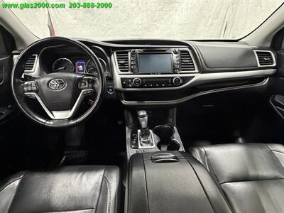 2017 Toyota Highlander XLE - Photo 6 - Bethany, CT 06524