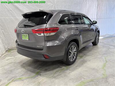2017 Toyota Highlander XLE - Photo 8 - Bethany, CT 06524