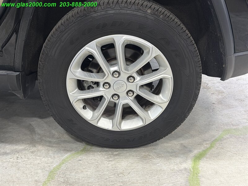 2021 Jeep Grand Cherokee Laredo E - Photo 16 - Bethany, CT 06524