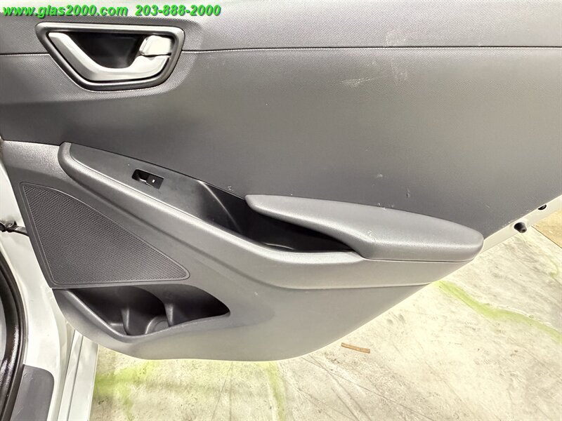 2018 Hyundai IONIQ Hybrid Blue - Photo 32 - Bethany, CT 06524