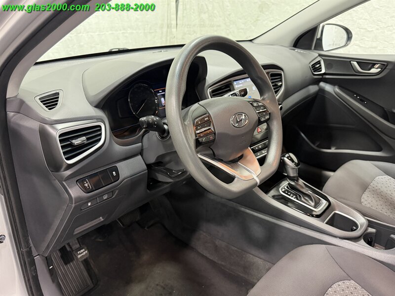 2018 Hyundai IONIQ Hybrid Blue - Photo 3 - Bethany, CT 06524