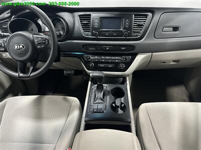 2018 Kia Sedona LX - Photo 6 - Bethany, CT 06524