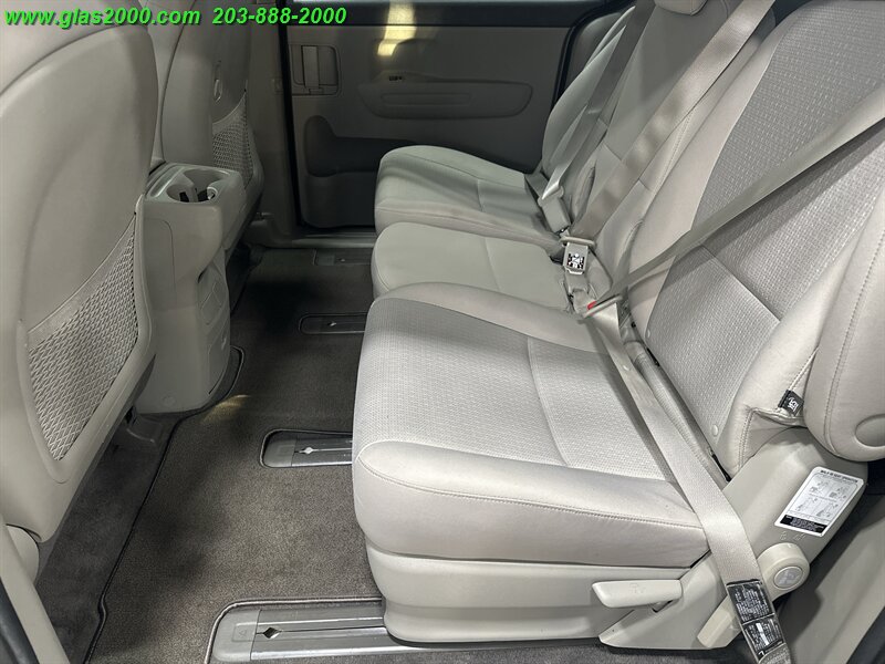 2018 Kia Sedona LX - Photo 9 - Bethany, CT 06524