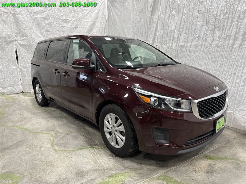 2018 Kia Sedona LX - Photo 2 - Bethany, CT 06524