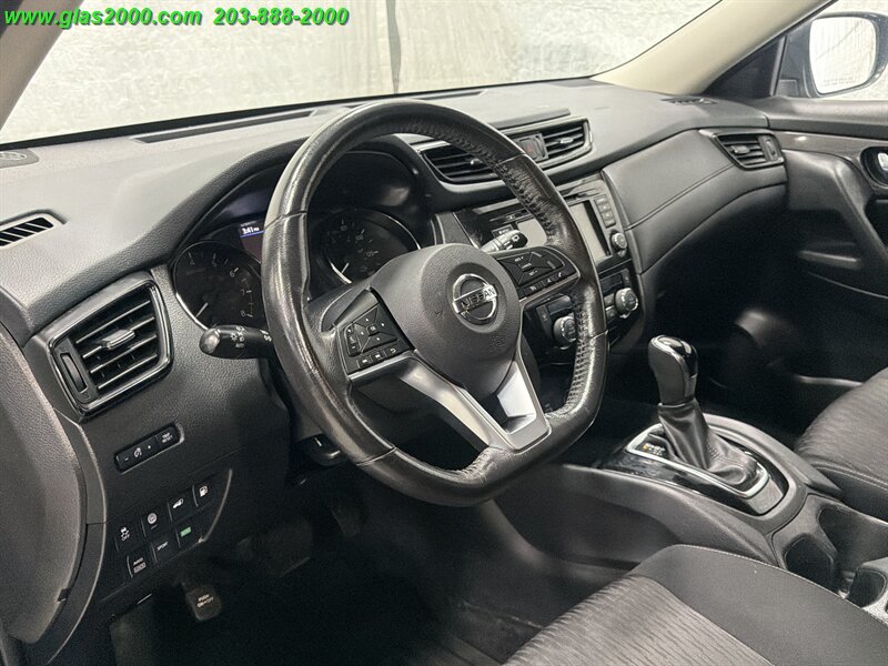 2019 Nissan Rogue SV - Photo 3 - Bethany, CT 06524