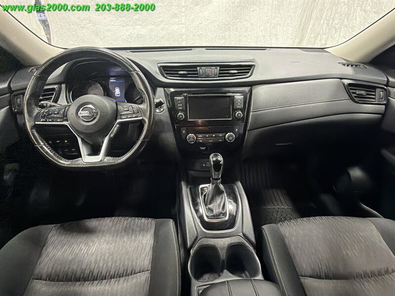 2019 Nissan Rogue SV - Photo 6 - Bethany, CT 06524