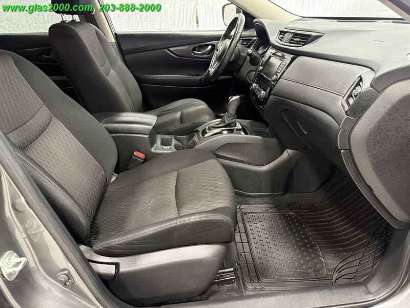 2019 Nissan Rogue SV - Photo 21 - Bethany, CT 06524