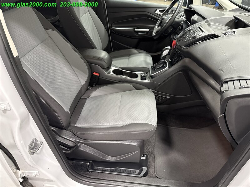 2017 Ford C-MAX Hybrid SE   - Photo 16 - Bethany, CT 06524