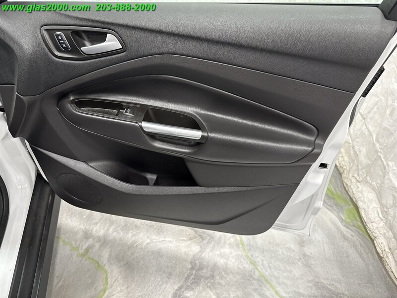 2017 Ford C-MAX Hybrid SE   - Photo 15 - Bethany, CT 06524