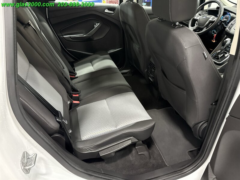 2017 Ford C-MAX Hybrid SE   - Photo 13 - Bethany, CT 06524