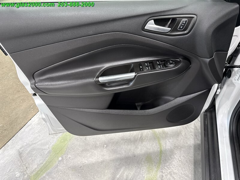 2017 Ford C-MAX Hybrid SE   - Photo 9 - Bethany, CT 06524