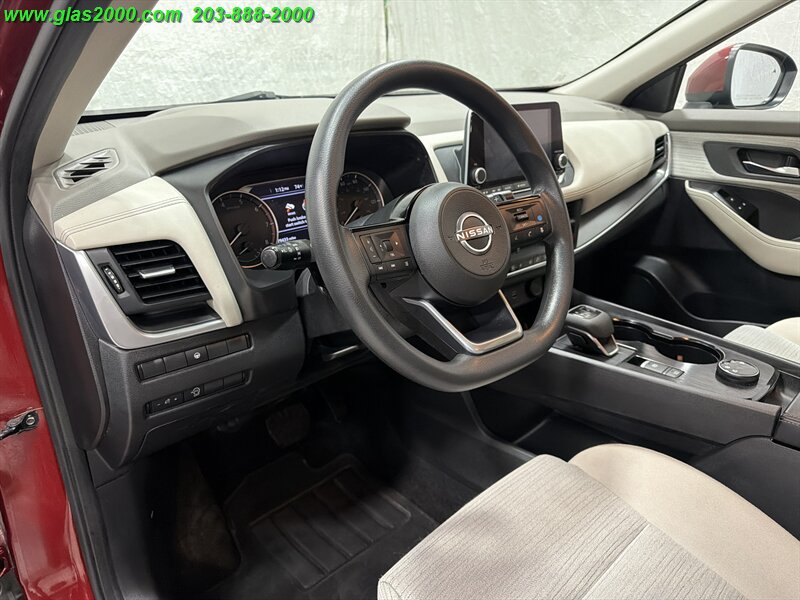 2023 Nissan Rogue SV - Photo 3 - Bethany, CT 06524